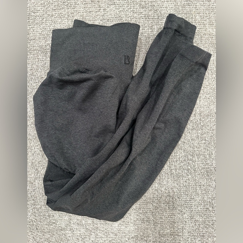 NWOT- Miracle Seamless Leggings